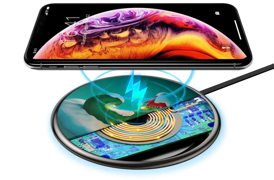 Caricabatterie wireless Choetech con design natalizio