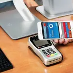 Come inviare denaro agli amici con Apple Pay
