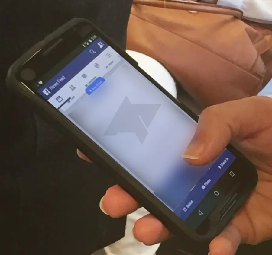 Google Nexus 6: eccolo finalmente in due foto dal vivo