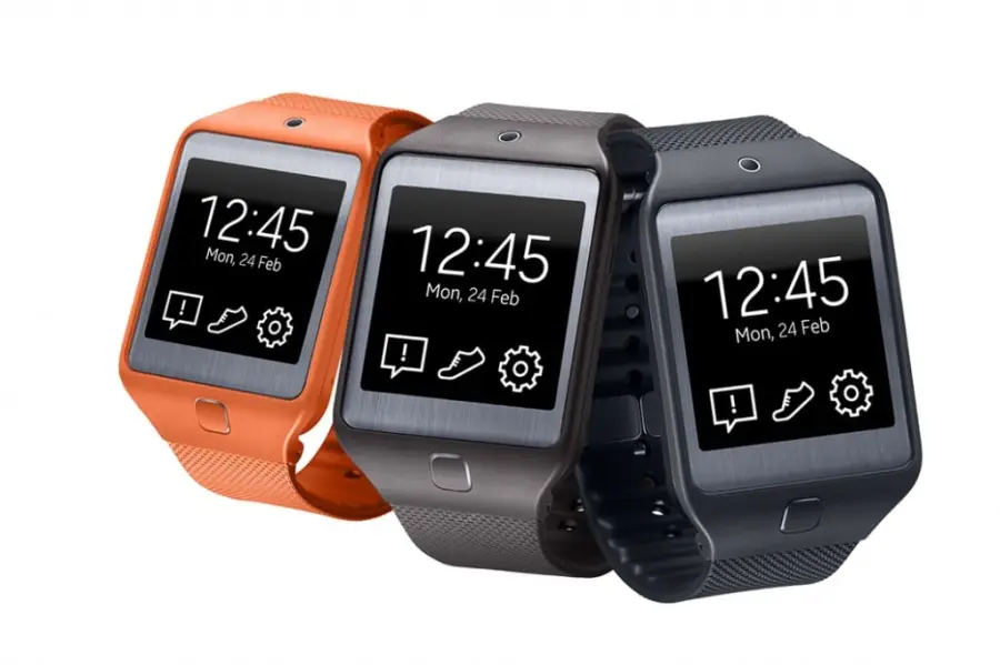 Samsung Gear Solo con slot per le schede sim insieme al Note 4 all' IFA di Berlino