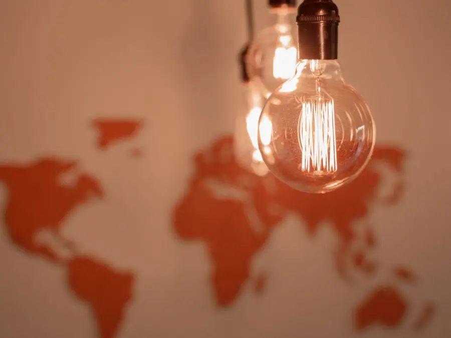 L'innovazione non cambia il mondo in un giorno. Cambia, poco alla volta, il nostro modo di viverci dentro