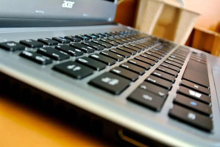 Come fare la chiocciola su Mac e Windows