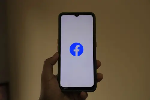 Come cancellarsi da Facebook definitivamente