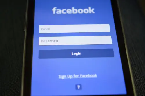 Facebook accesso bloccato: come rientrare nel profilo