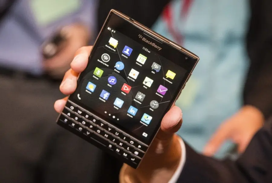 Blackberry: prosegue la difficile ripresa; trimestrale in rosso ma meglio del passato