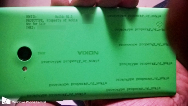 Nokia Lumia 730: ecco delle prime foto del presunto nuovo dispositivo di Nokia con firmware Debian Red