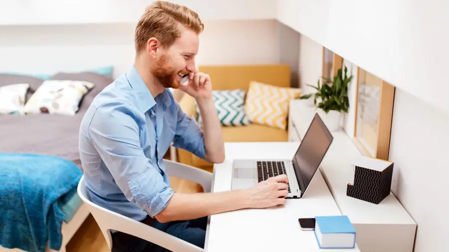 Lavora da casa utilizzando Supremo, software di accesso remoto per lo Smart Working