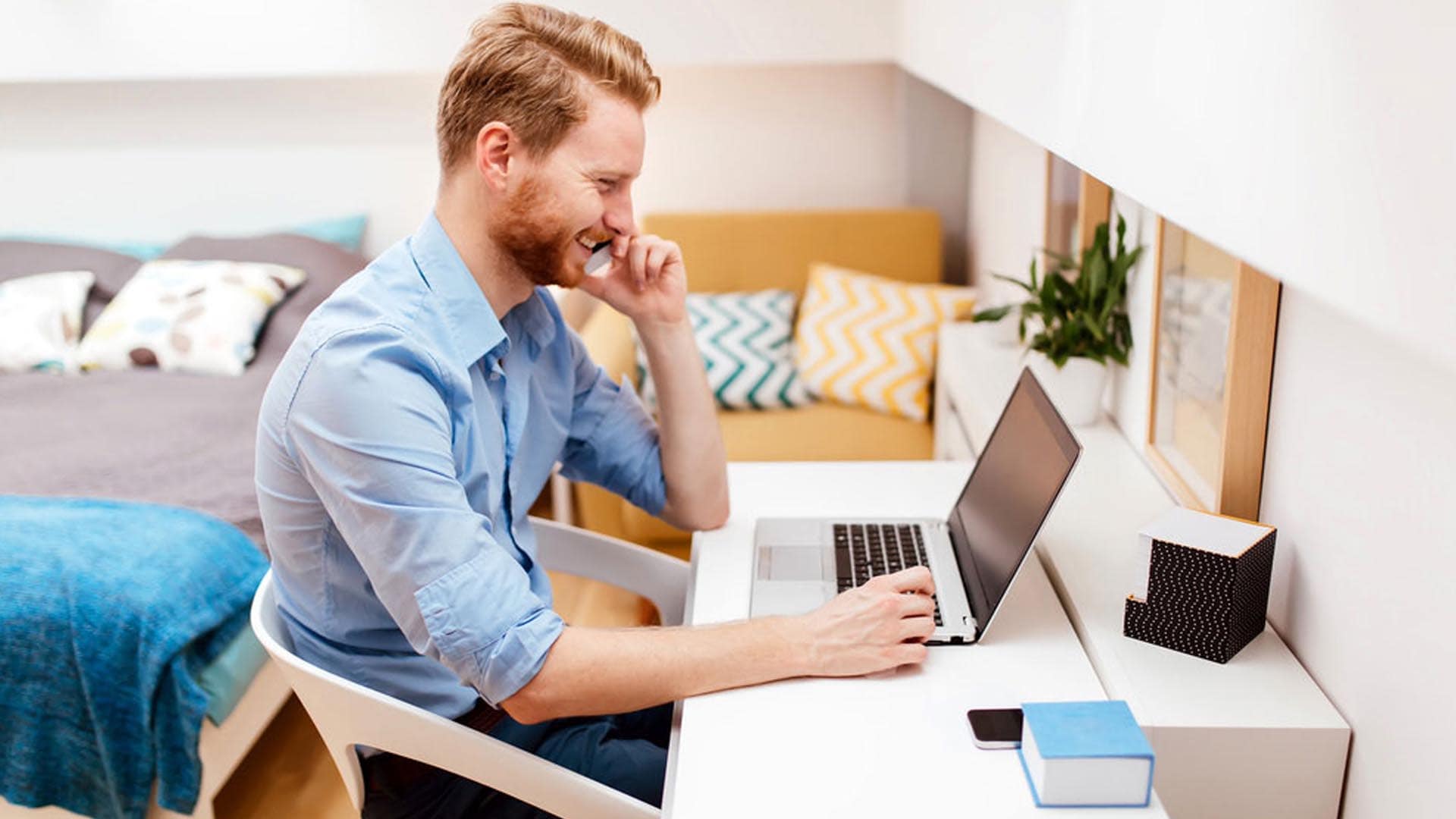 Lavora da casa utilizzando Supremo, software di accesso remoto per lo Smart Working