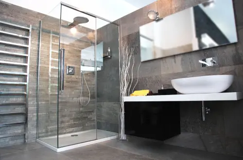 Come ottimizzare gli spazi in bagno