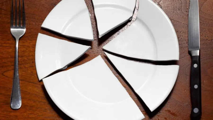 Dove si butta un piatto rotto?