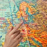 Chi sono gli expat? Quali vantaggi ha vivere all'estero?