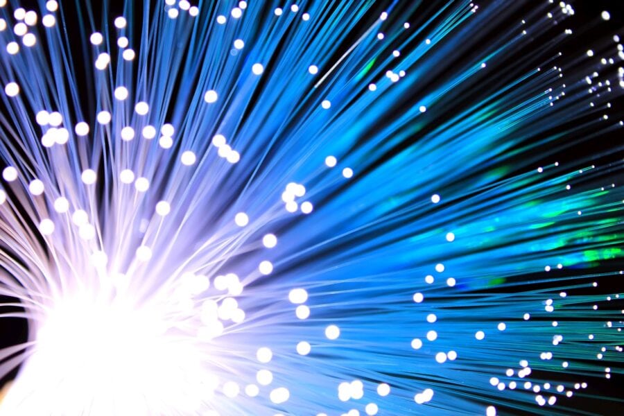 Fibra ottica vs LTE 4G: quale connessione scegliere?