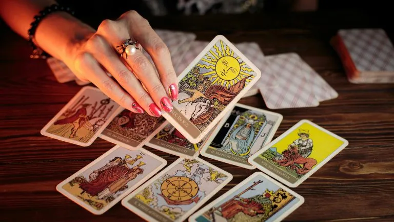 Come capire il significato di una carta nei tarocchi